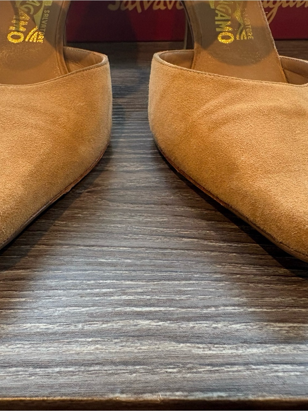 Salvatore Ferragamo Brigida 7cm Camel Suede Bow Ankle Strap Pumps Heels Sz 8.5B - Picture 3 of 15